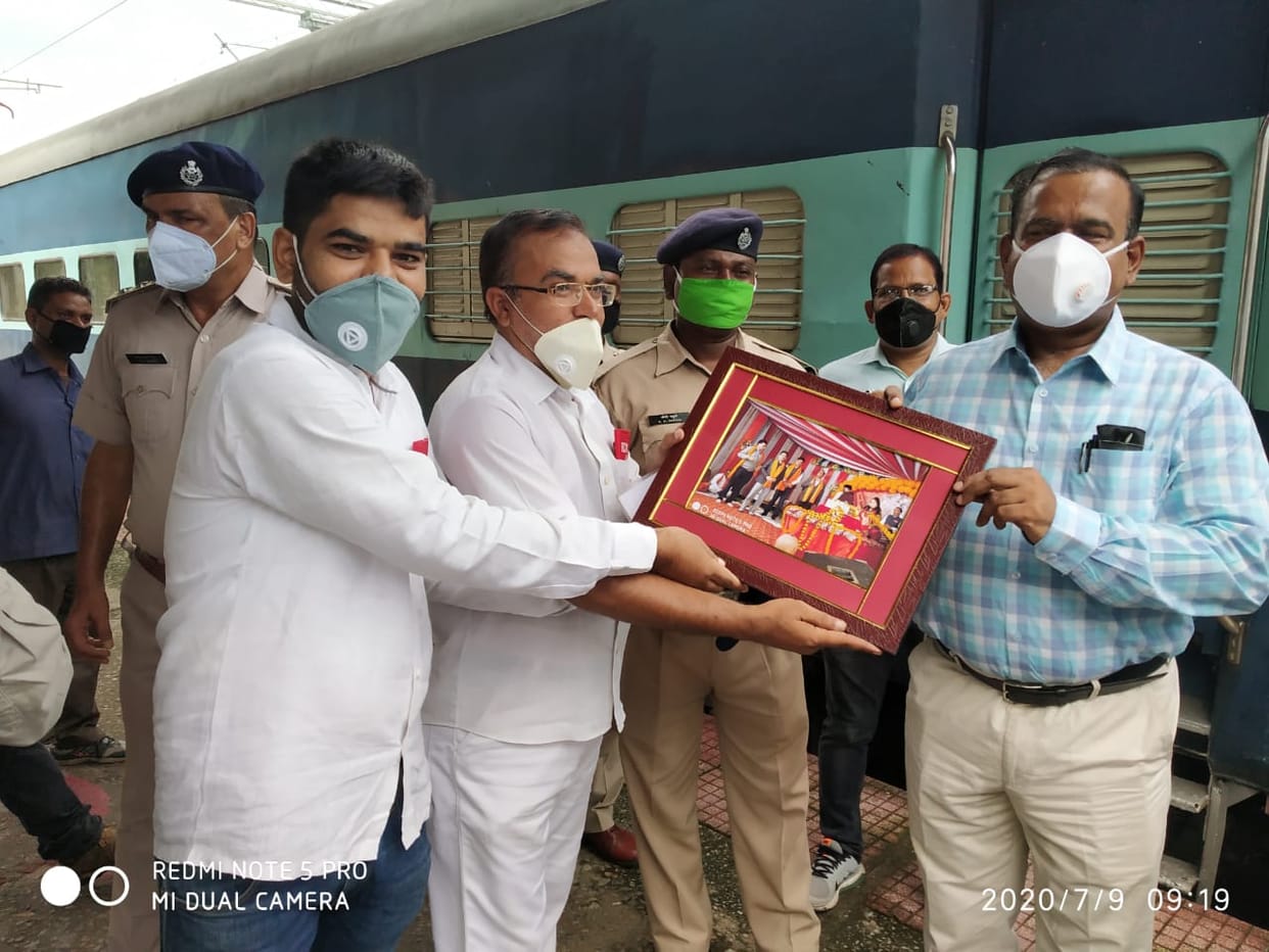 DRM inspected Chopan railway station