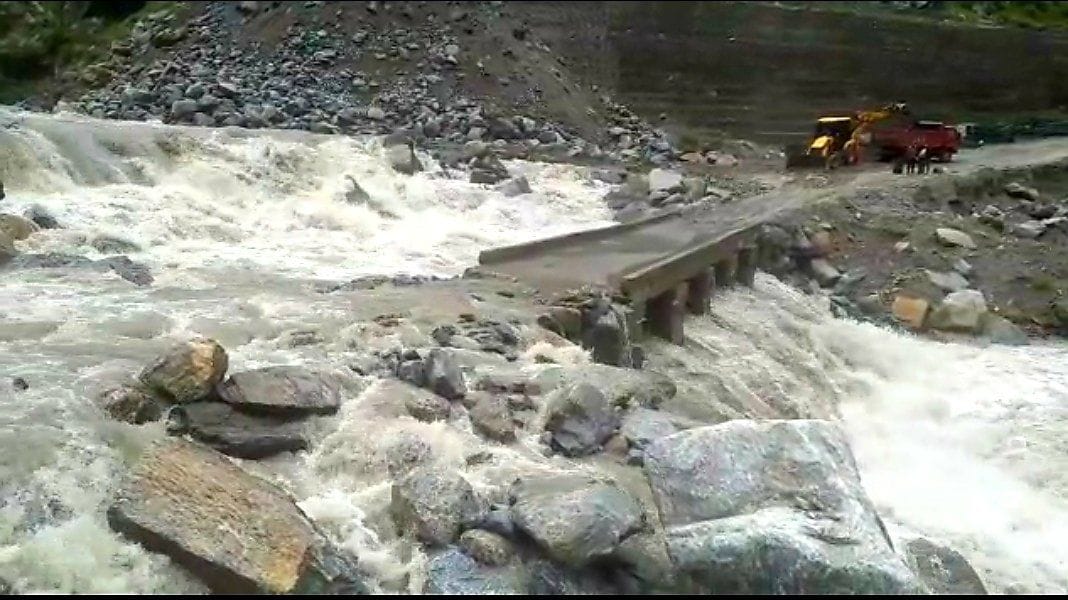 Uttarakhand Weather update: Munsiyari milam road which connects to china border closed