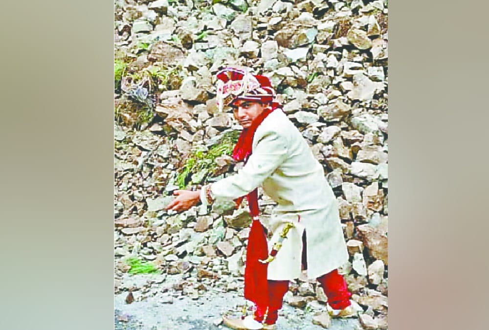 Groom and baraat Clean Debris During Going for marriage in Srinagar uttarakhand after landslide