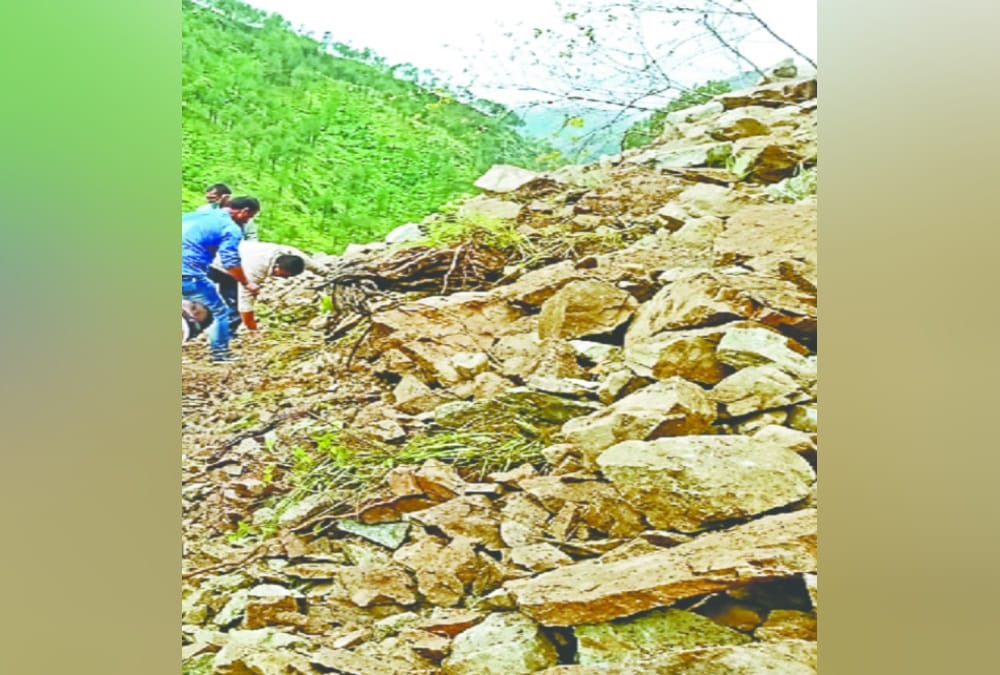 Groom and baraat Clean Debris During Going for marriage in Srinagar uttarakhand after landslide