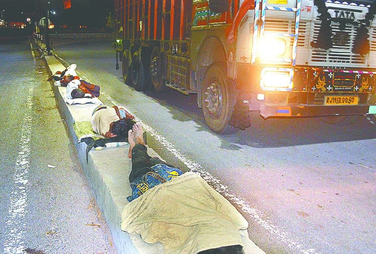road accident news black spot on national highway in agra