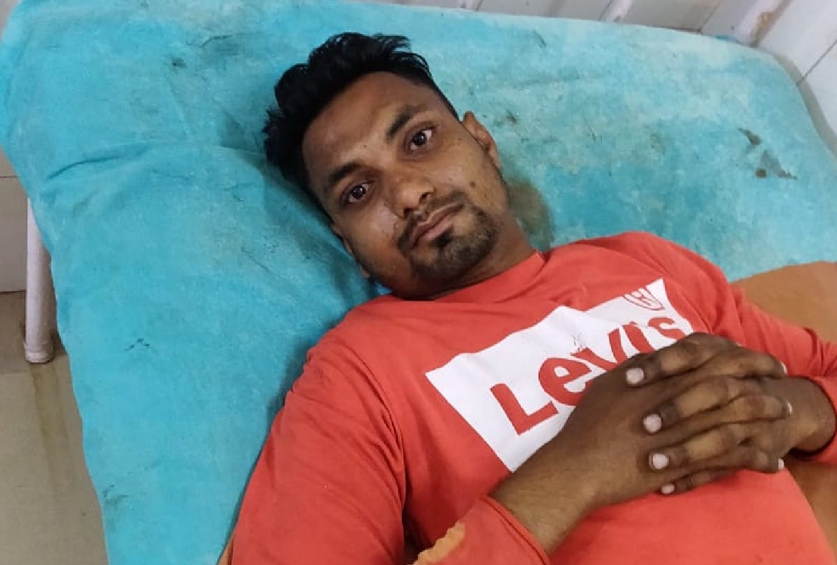 police encounter two wanted criminals arrested in agra