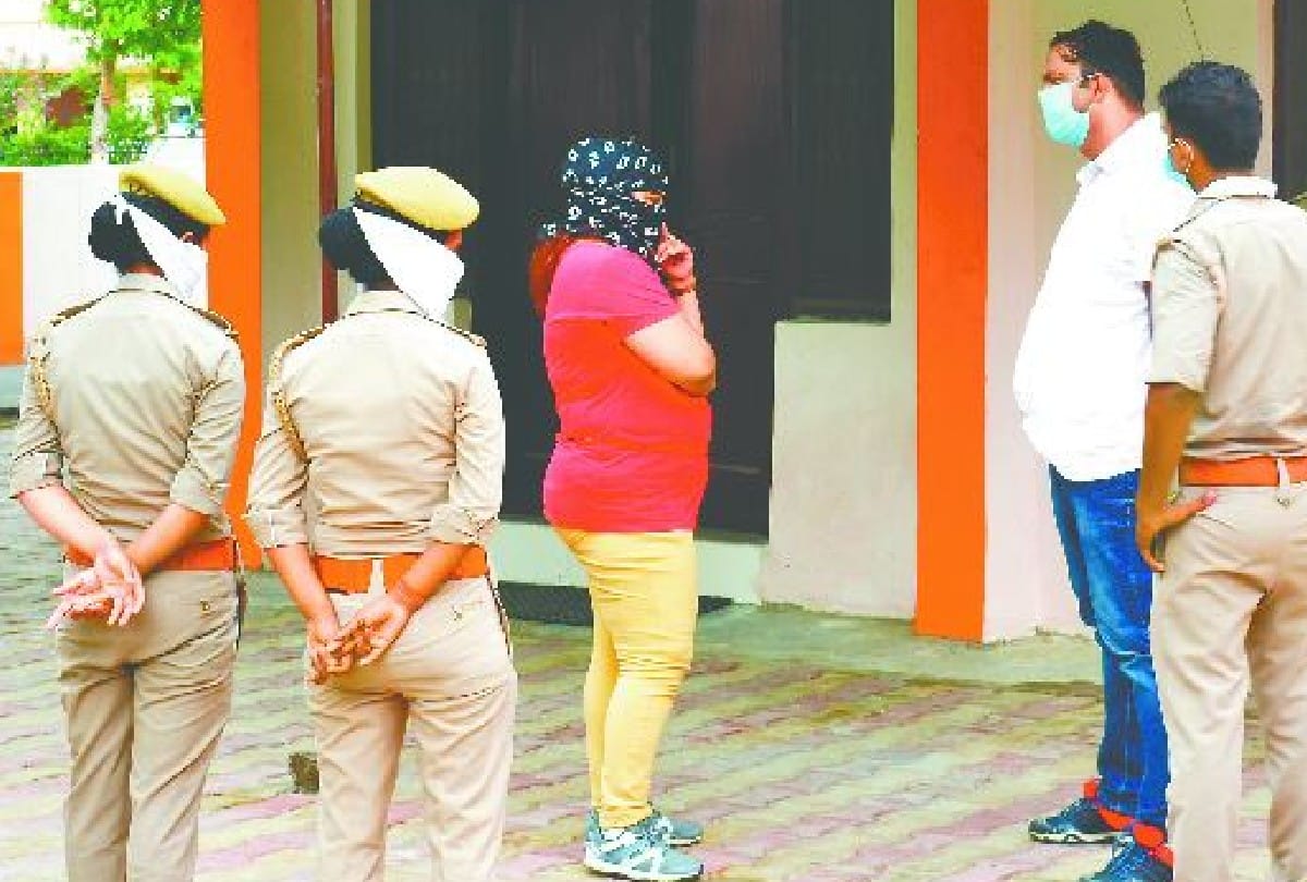 prostitution gang agents and hotel operators underground in agra