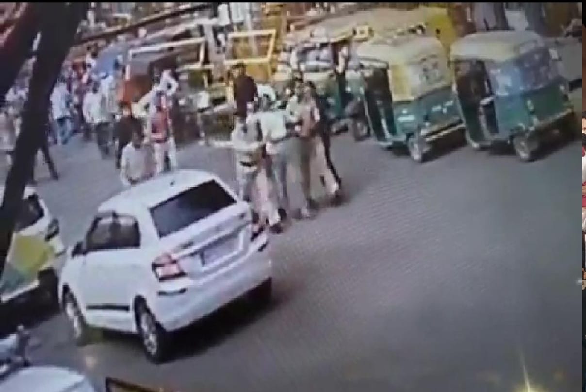 Vikas Dubey Kanpur Encounter News Hindi: gangster vikas dubey arrested in ujjain, Vikas Dubey latest news in hindi