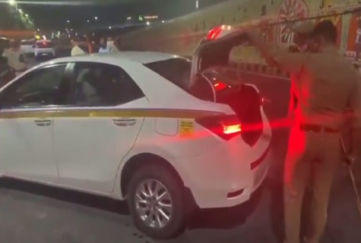 Vikas Dubey Kanpur Gangster: Kanpur Encounter main accused vikas dubey news police kept seacrching in Noida and he reaches Ujjain