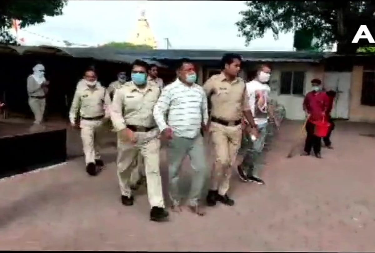 Vikas Dubey Kanpur Encounter Arrested in Ujjain: Martyr Bablu Kumar's Father Said Up Police Failure