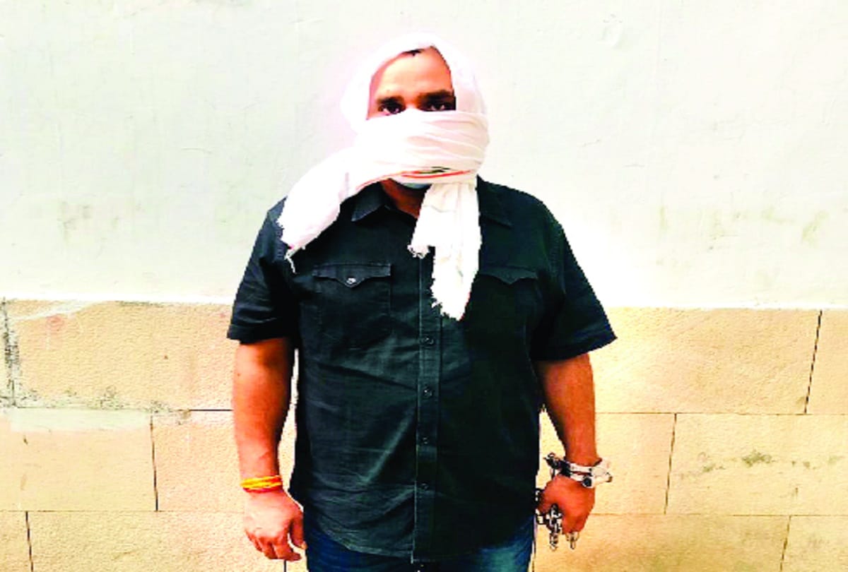 two lakhs rewardee absconding from custody arrested in Siliguri