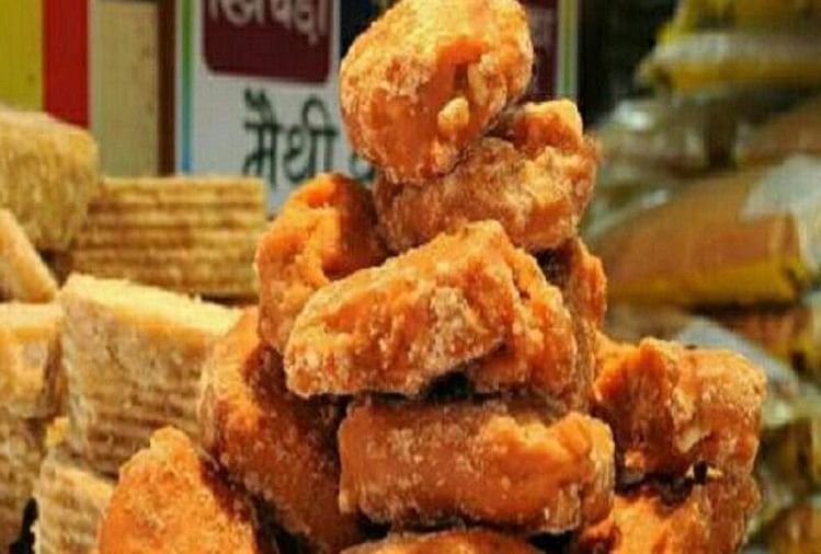 Health Benefits Of Jaggery Known As Gud In Hindi - Amar Ujala Hindi News Live - रात में सोने से पहले इस चीज के साथ करें गुड़ का सेवन, होगा जबरदस्त फायदा