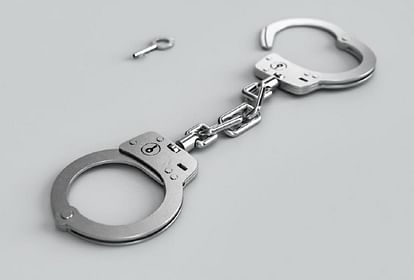 Jharkhand: बोकारो में अवैध शराब फैक्ट्री का भंडाफोड़, एक करोड़ की नकली शराब जब्त; तीन गिरफ्तार सांकेतिक तस्वीर
