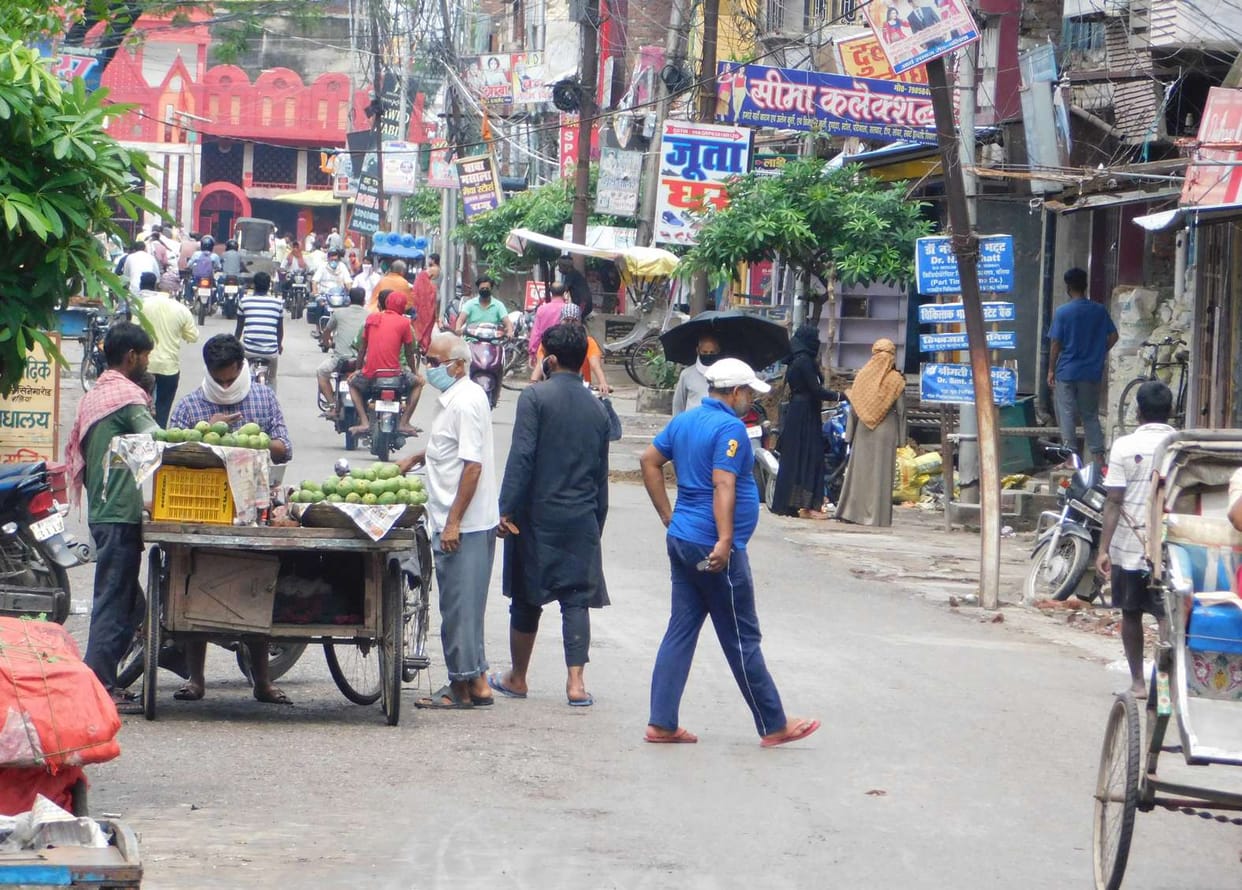 This kind of lockdown, market crowd, shops also opened