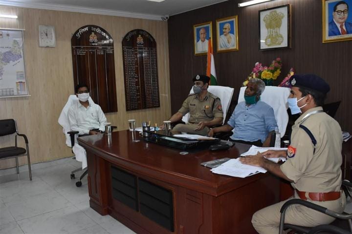 Do not panic like Kanpur, keep the terror of police