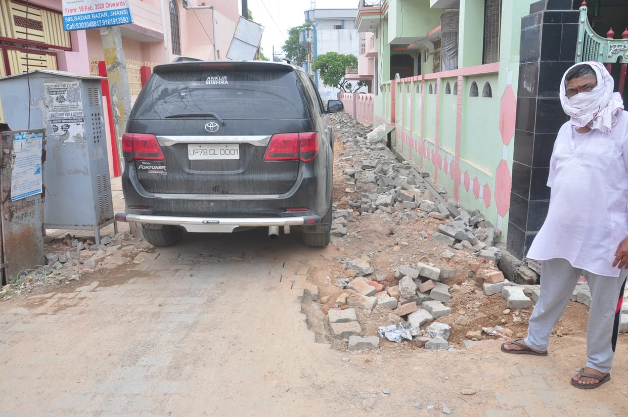 Damage road for pipe line
