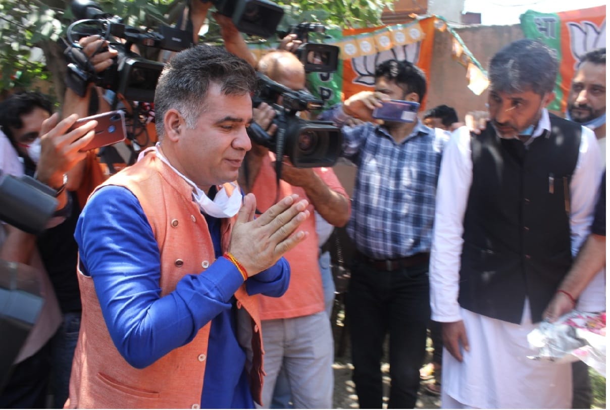 BJP leader Wasim Bari his father and brother killing In Bandipora jammu kashmir case