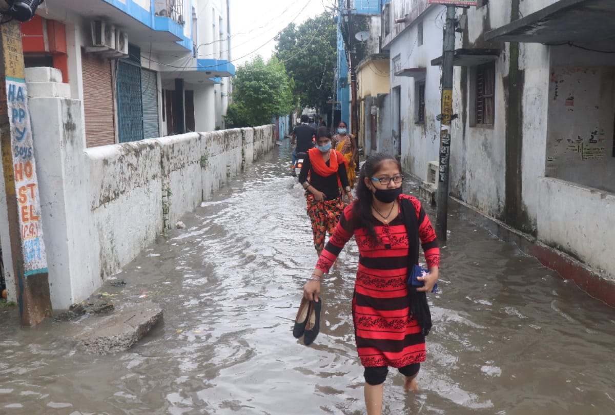 weather update today People are troubled by bad condition of colony in rainy season at gorakhpur