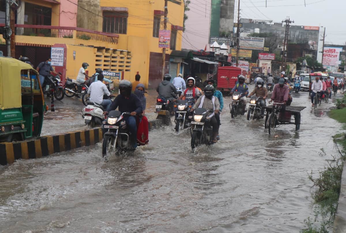 water logging in gorakhpur after heavy rain due to yaas effect