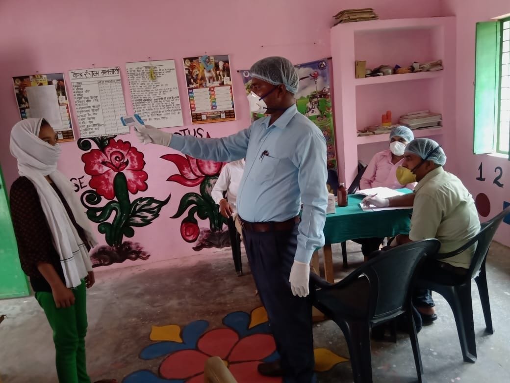 Health team reached Mangalpur Dhakauli village