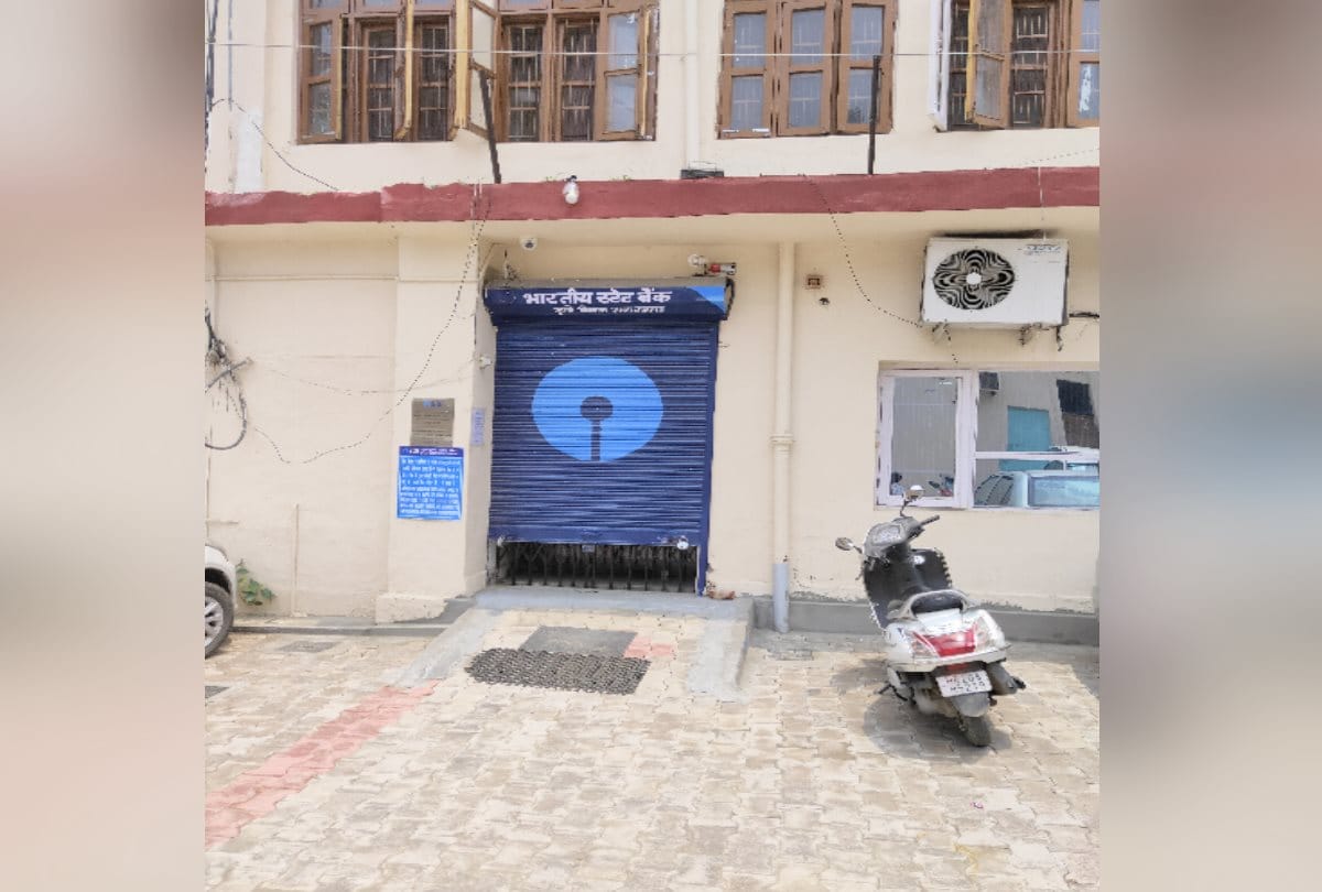 Coronavirus: Nalagarh's SBI and LIC office sealed