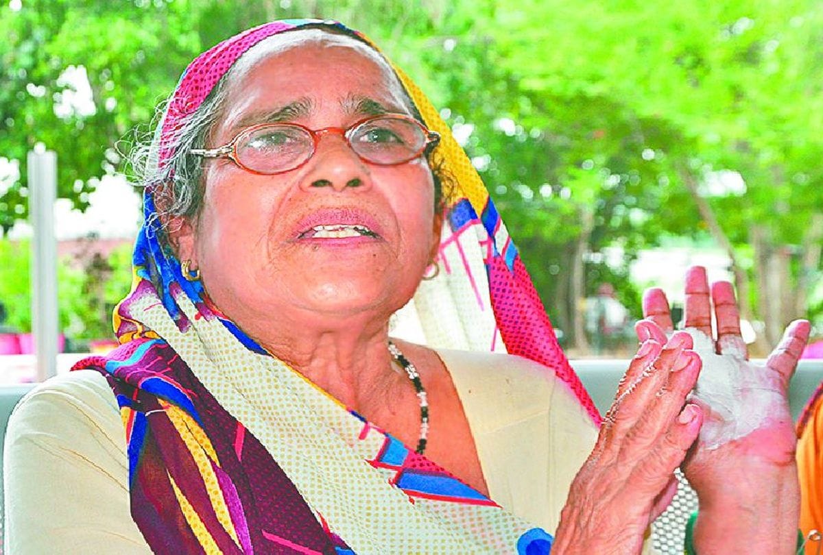painful story of old parents who live in old age home ramlal ashram in agra