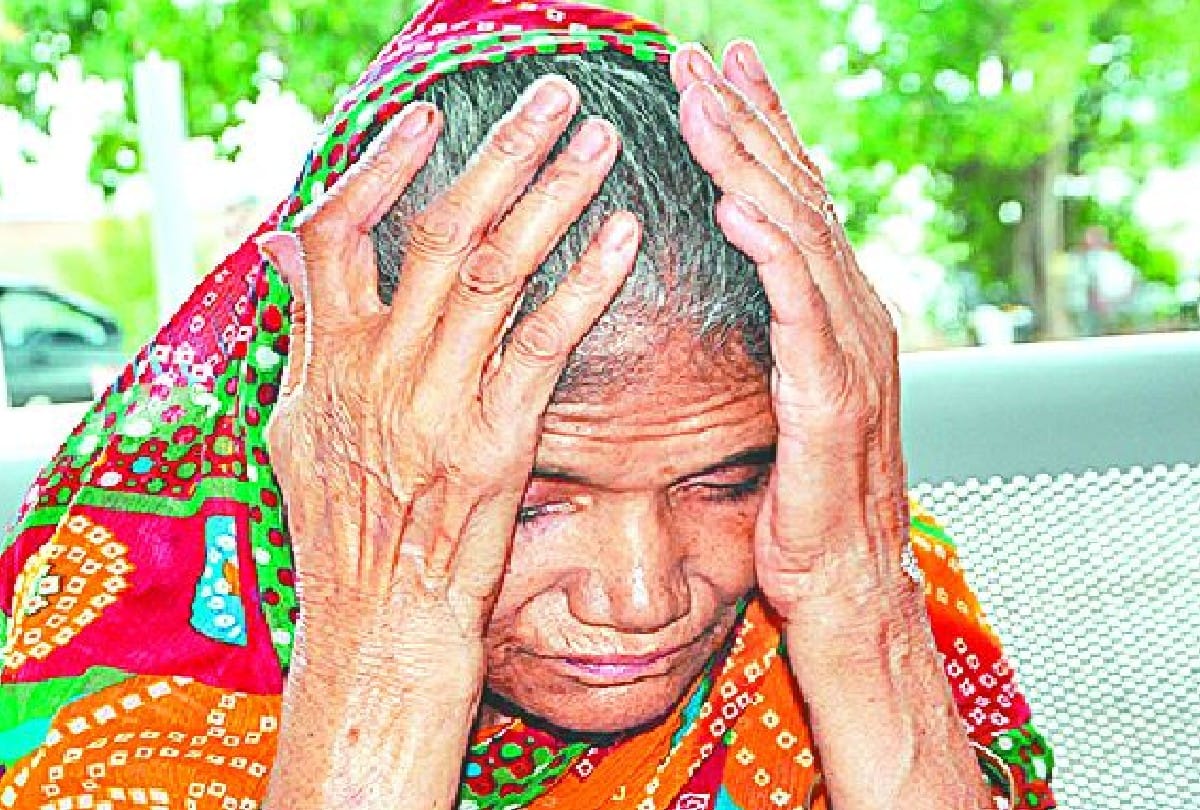 painful story of old parents who live in old age home ramlal ashram in agra