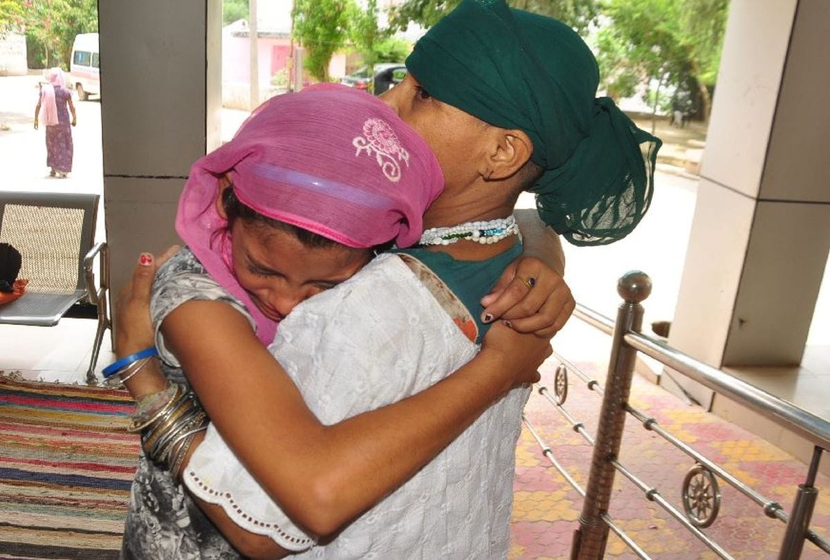 painful story of old parents who live in old age home ramlal ashram in agra