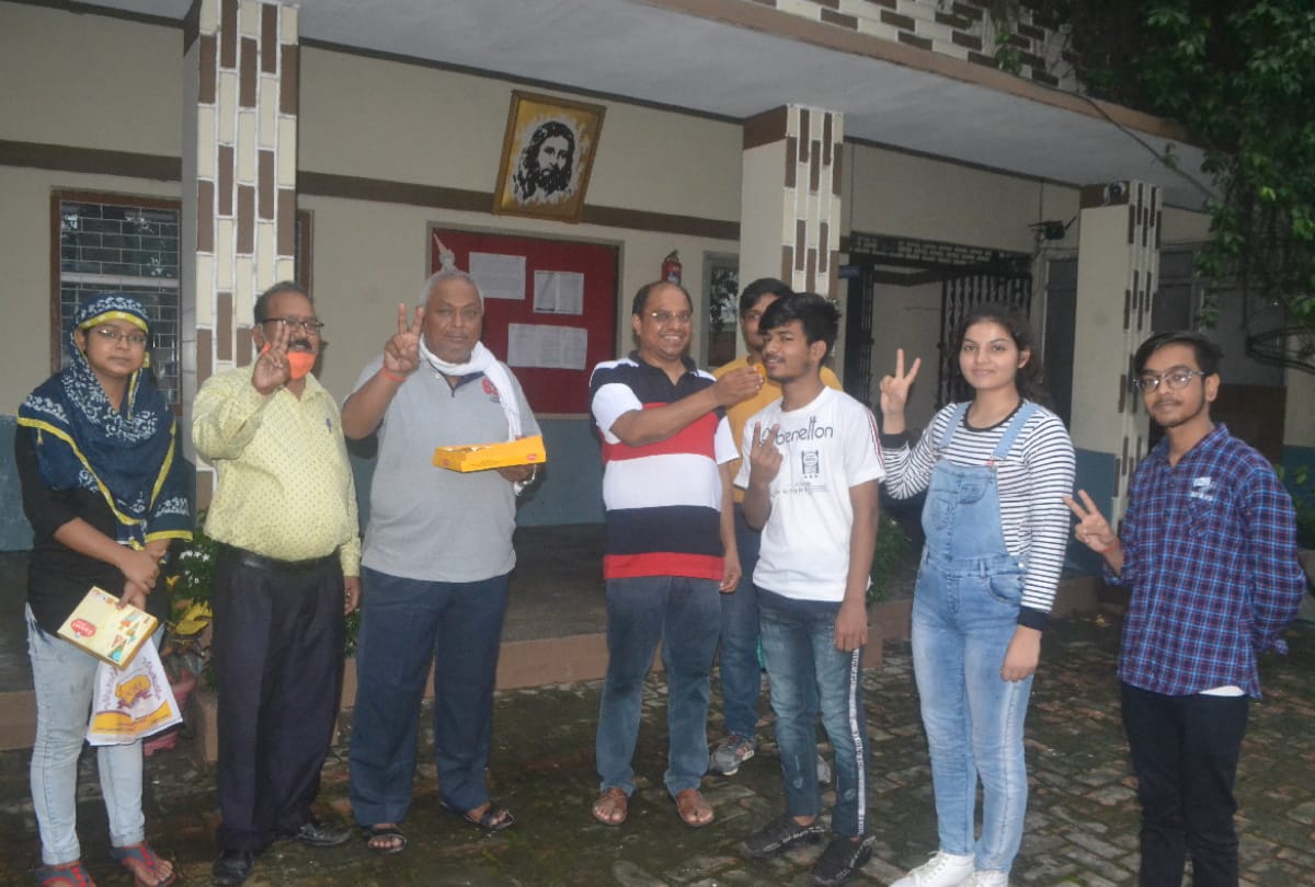 ICSE Board result 2020 Utkarsh in high school and Shivaji became topper in Inter at Sant kabir nagar