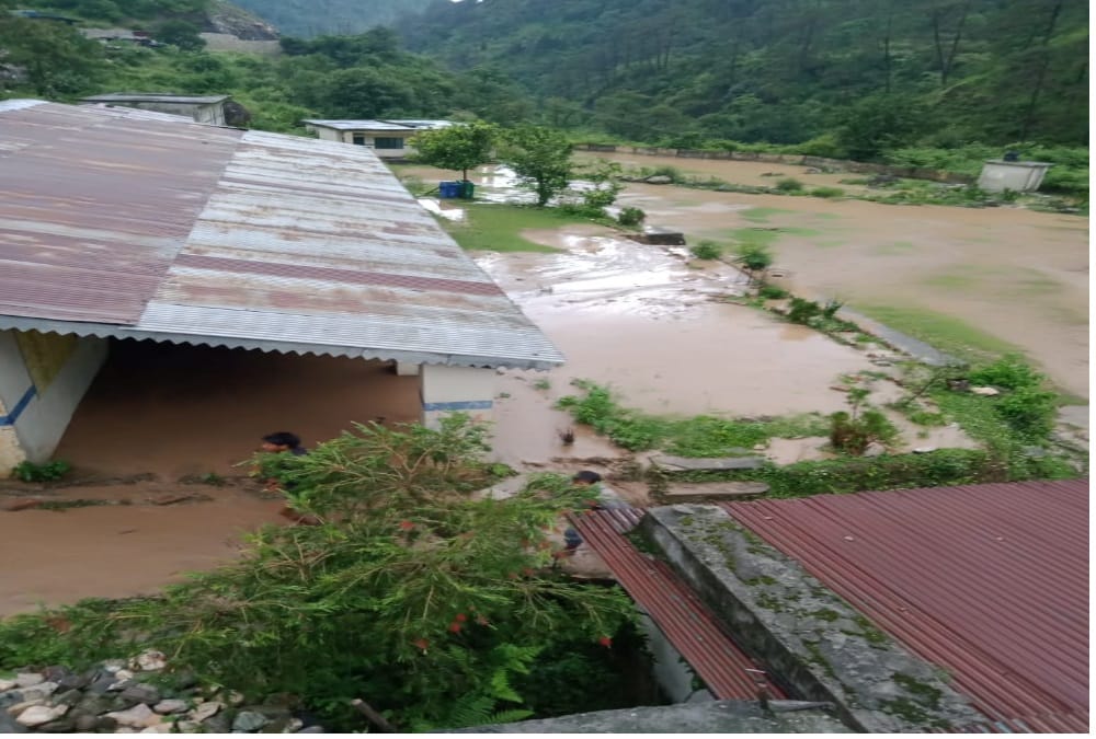 Uttarakhand Weather Forecast Today Update: Heavy Rainfall and Debris in Champawat and pithoragarh