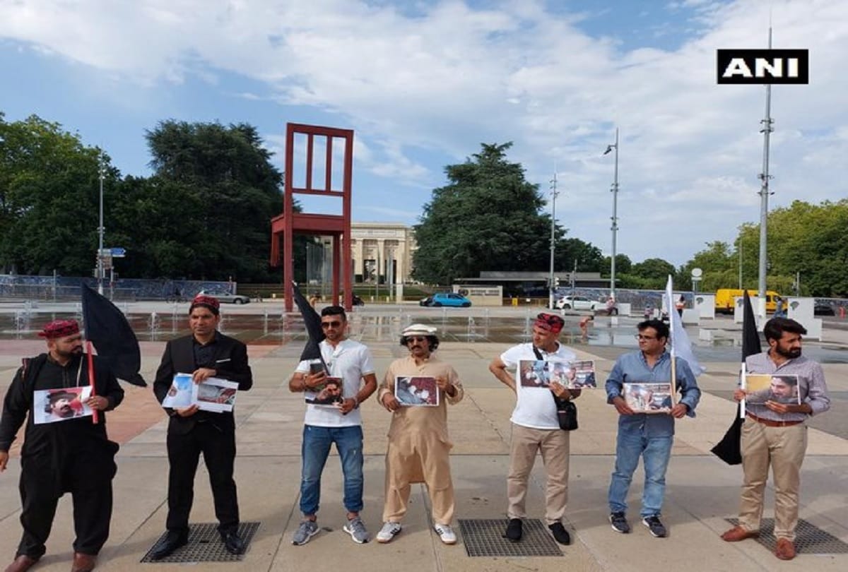 Pashtun community held protest at broken chair Geneva against human rights violation committed against them in Pakistan