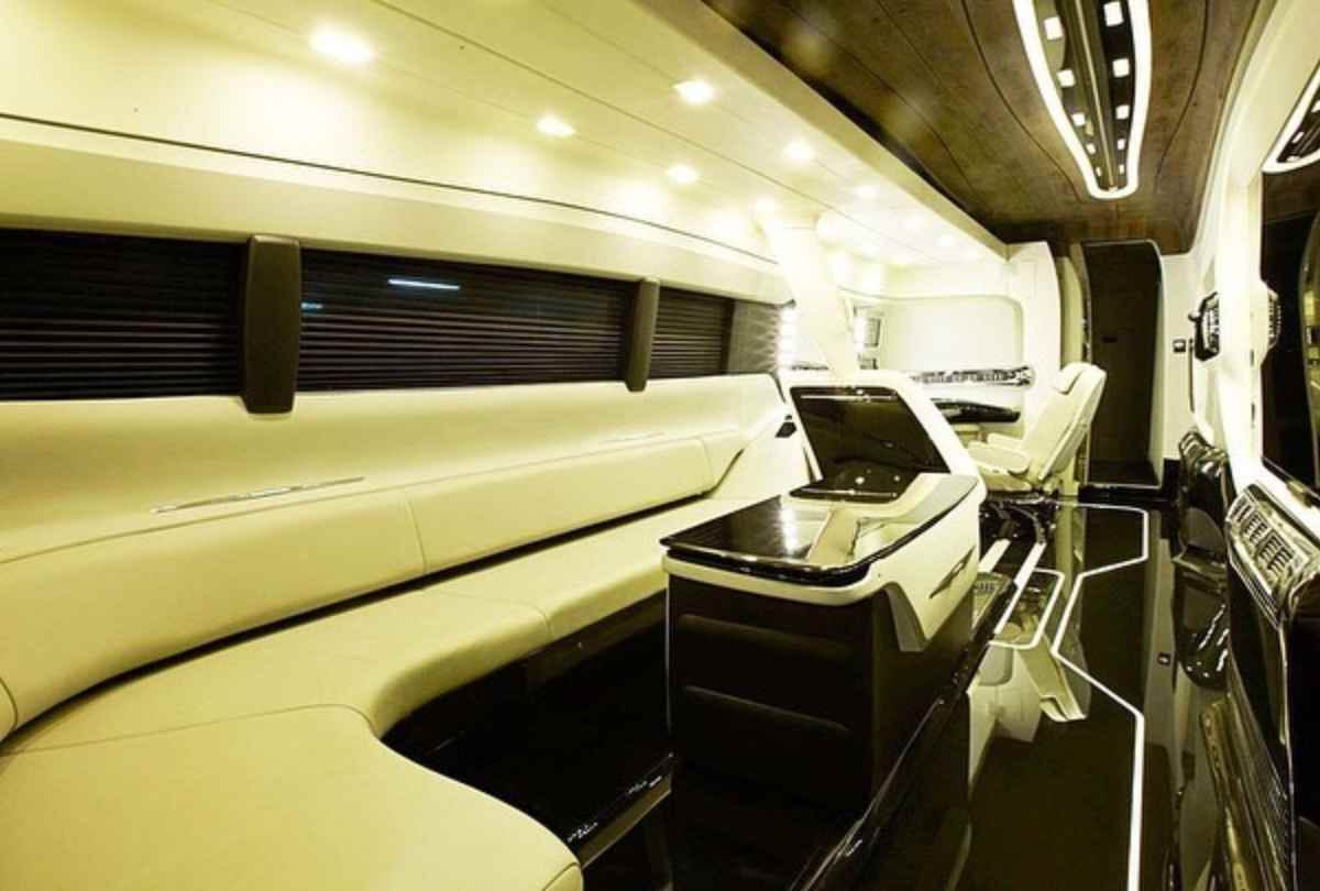 Shah Rukh Khan Vanity Van Photos here inside look