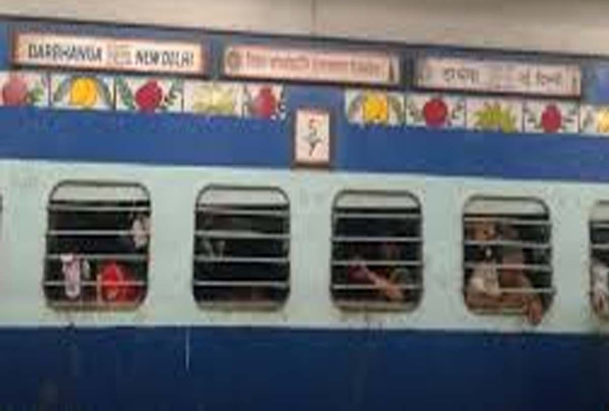 spark in Bihar Sampark Kranti Express in unnao