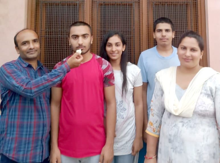Madhav in 10th, Prankush and Dipanshu became district toppers in 12th