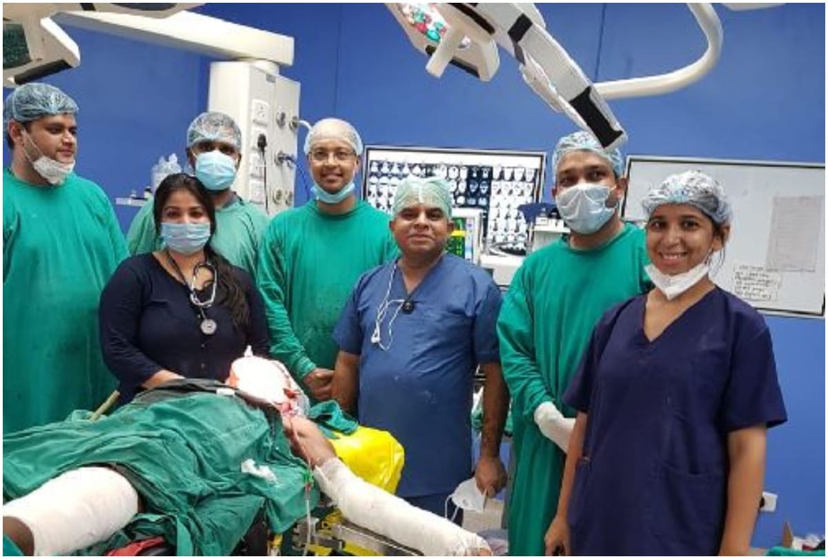 Agra: Doctors of SN Hospital made cheek of cancer patient by hand skin, operated for eight hours