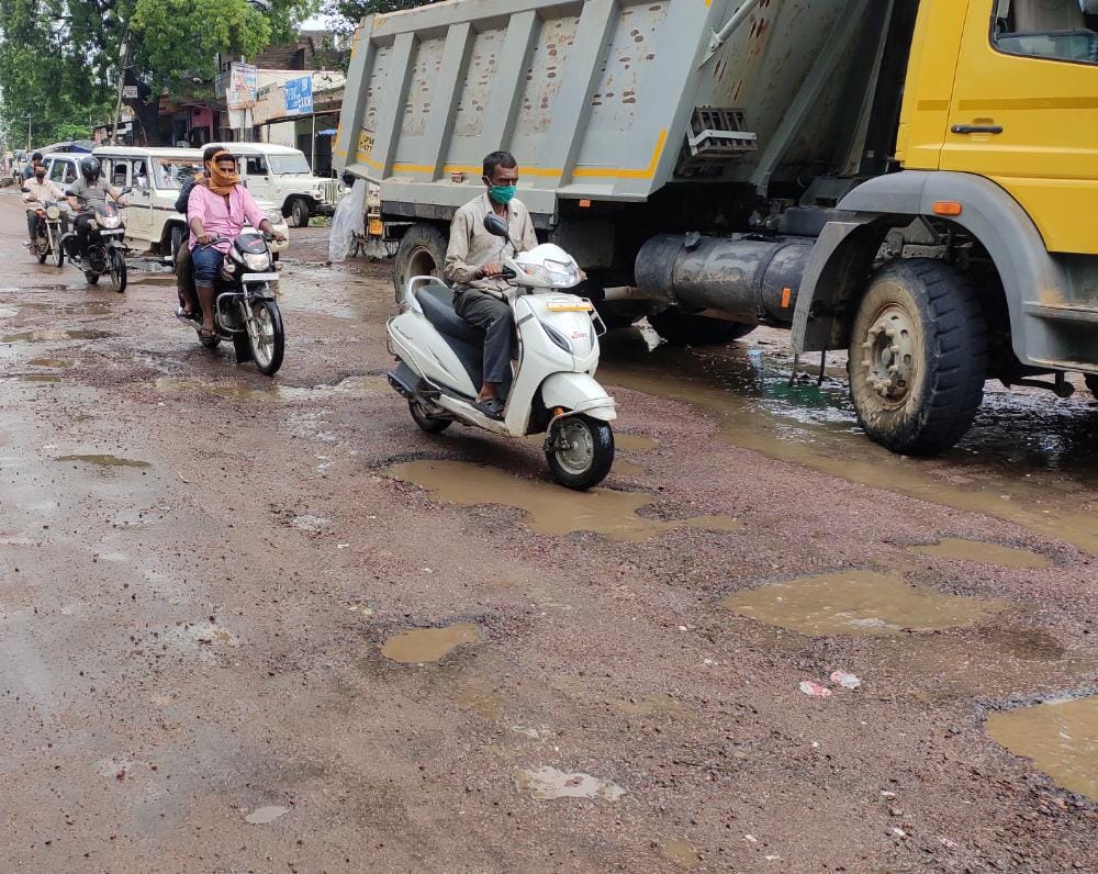 Maveshi market road damage
