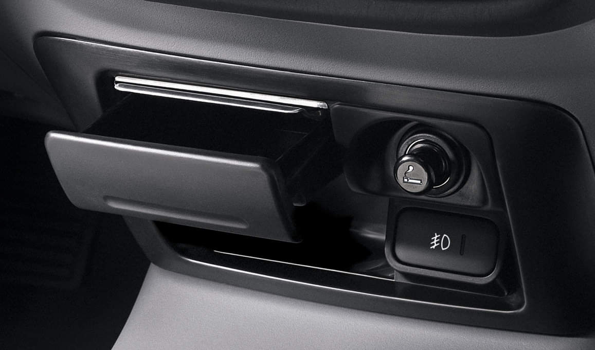 These decade old top car features are missing in latest car models, which attracted you when purchased