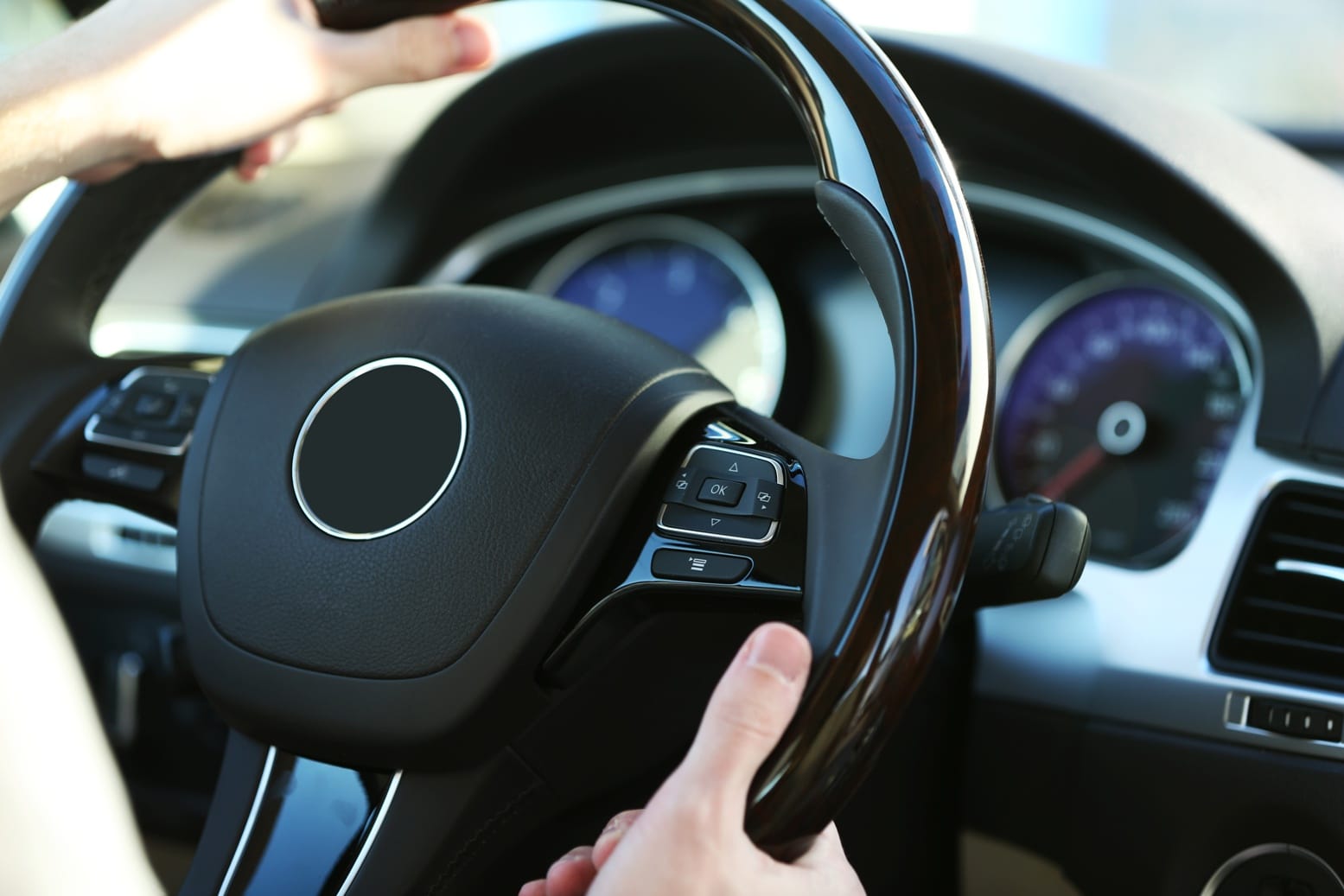 These decade old top car features are missing in latest car models, which attracted you when purchased