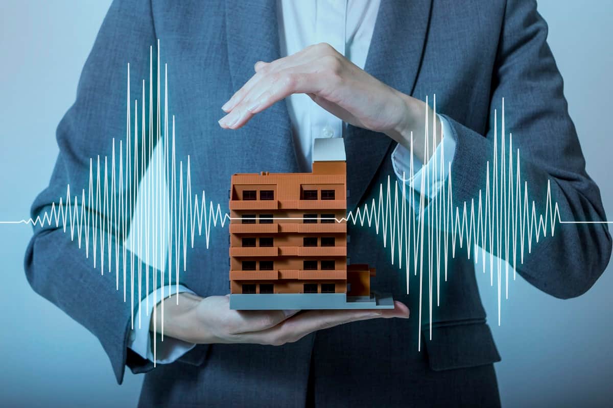 Do not panic during earthquake follow these measures steps and save life