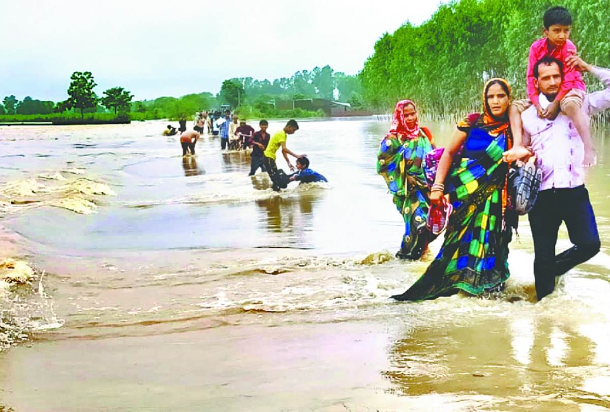 condition of Gonda, Balrampur, Bahraich and Shravasti is critical due to flood