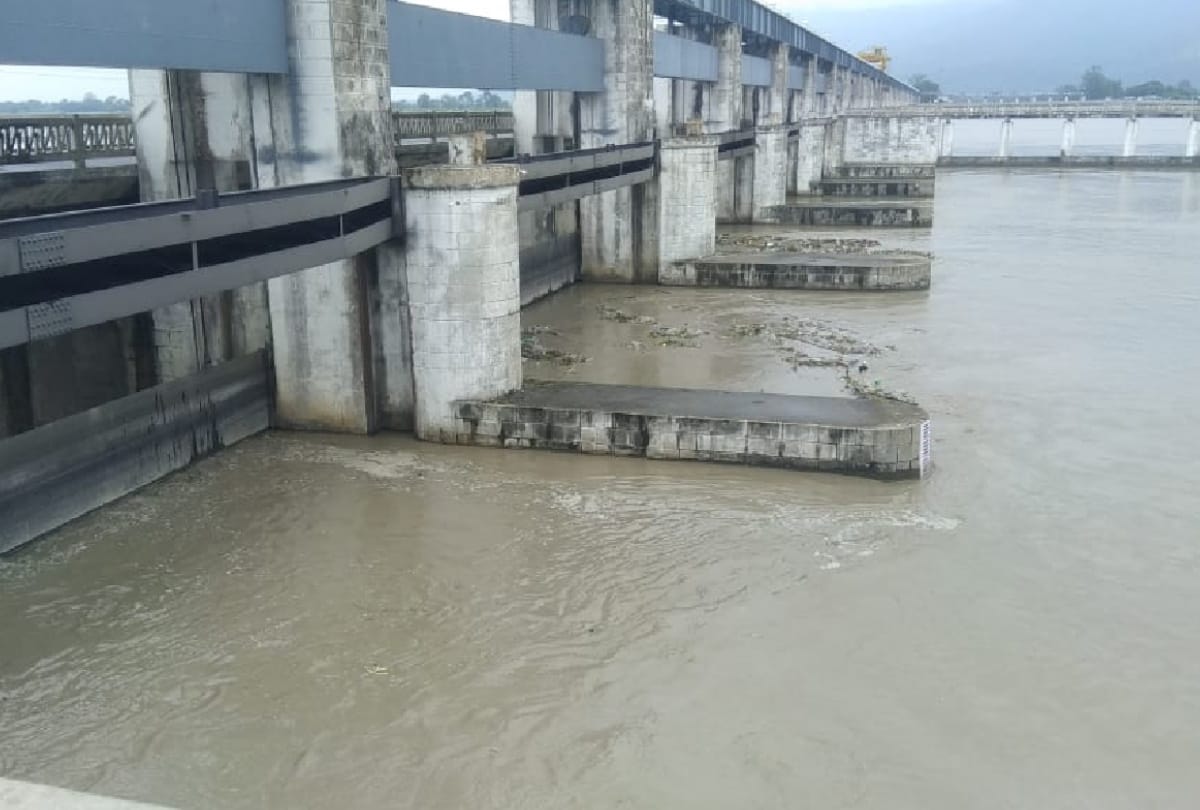 Flood news: Gandak river water level increased in Kushinagar, Flood water enters villages