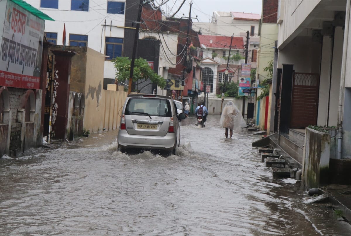 weather news today, Monsoon active in gorakhpur basti mandal of heavy rain in up