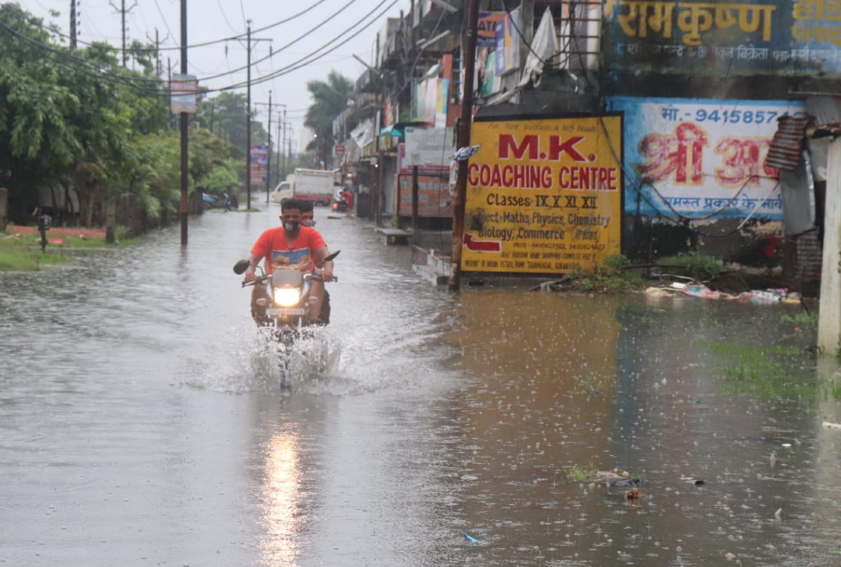 weather news today, Monsoon active in gorakhpur basti mandal of heavy rain in up