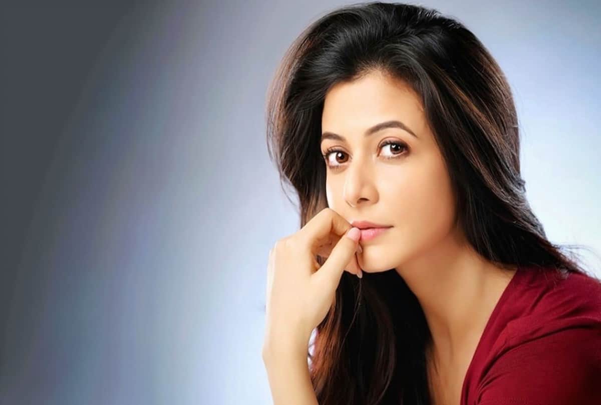 Amitabh Bachchan Corona Positive: Bollywood Celebs Who Tested Covid 19 Positive Before Amitabh and Abhishek Bachchan Zoa Morani Kanika Kapoor Kiran Kumar