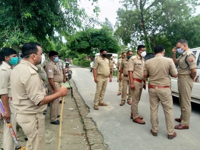 Case filed against six lawyers protesting against Vikas Dubey's encounter