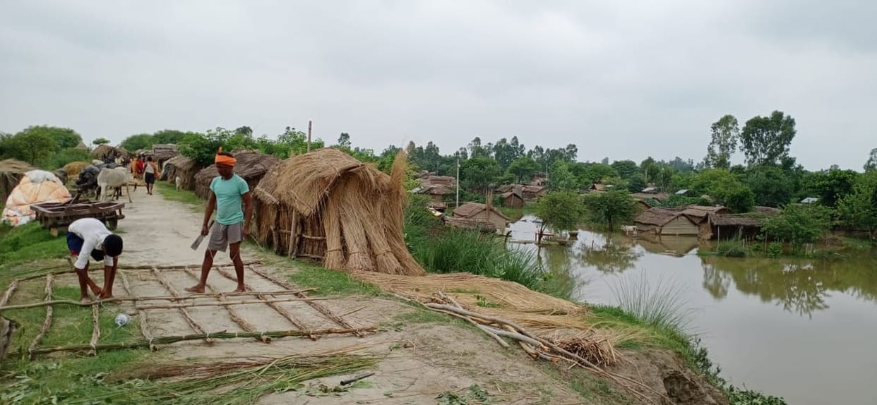 Three villages on the border of Gonda-Barabanki submerged