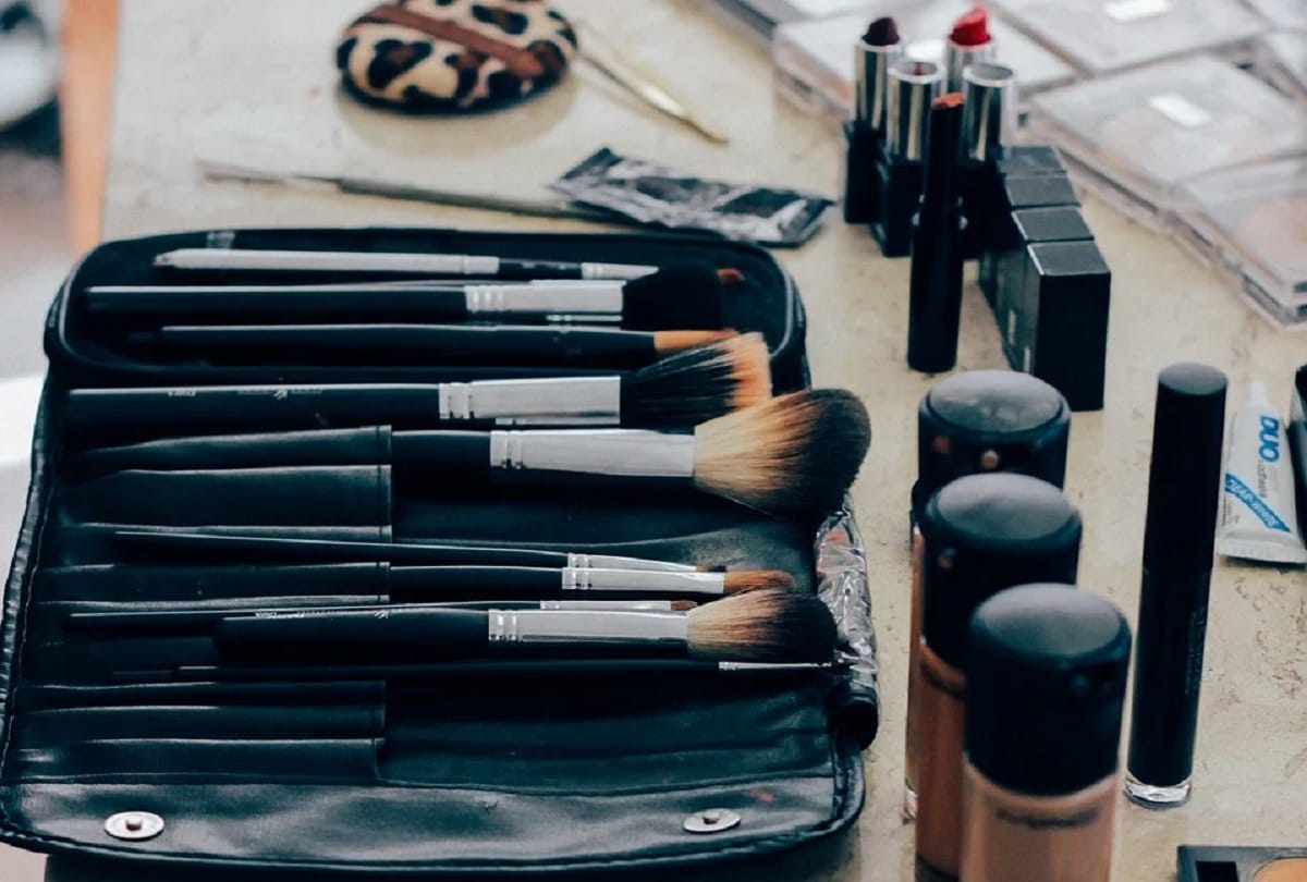 diwali 2023 Makeup List for festival season every woman must have this makeup