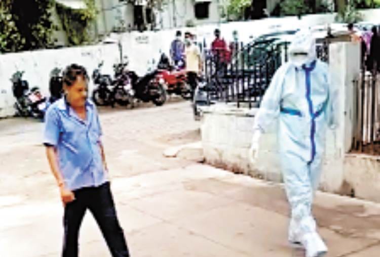 Corona patients are wandering in campus of KGMU