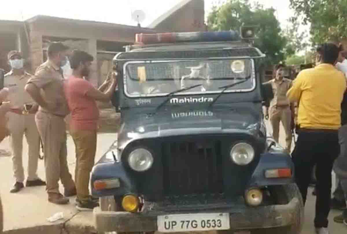 Kanpur Encounter: police announcement in Bikaru