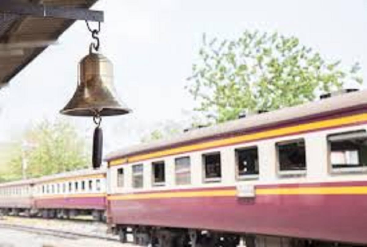 The sound of the bell that preceded the departure of Prayagraj Express is now at all stations