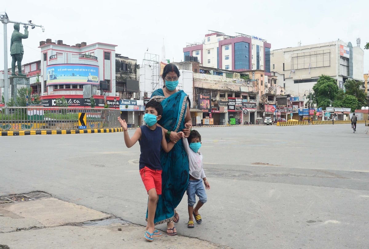 Prayagraj News: लॉकडाउन से भी ज्यादा रही सख्ती, कंट्रोल रूम से रखी गई निगरानी