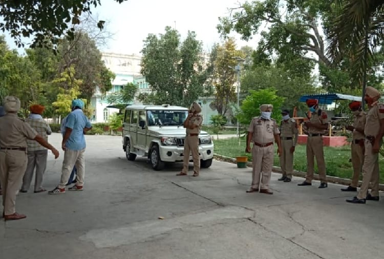Punjab News in Hindi: Uproar in the palace of Faridkot