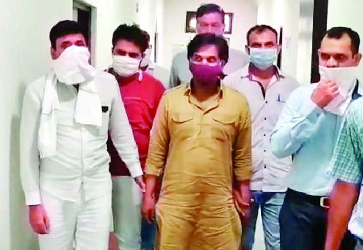 Dawood Ibrahim's henchman escaped from parole nabbed