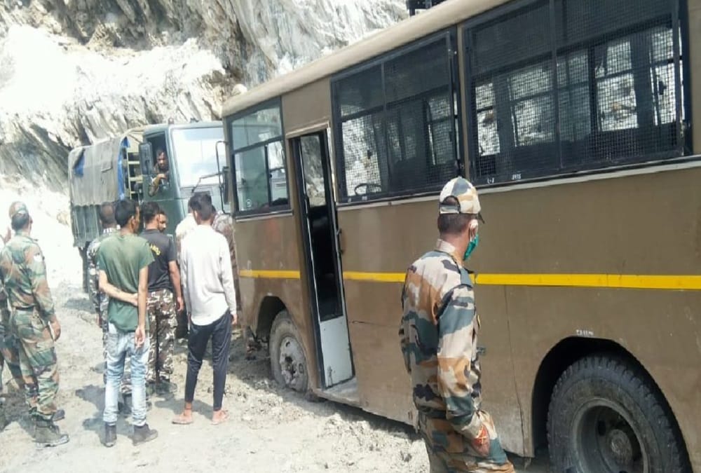 Uttarakhand Weather Update : India-China border connecting Road closed for four days